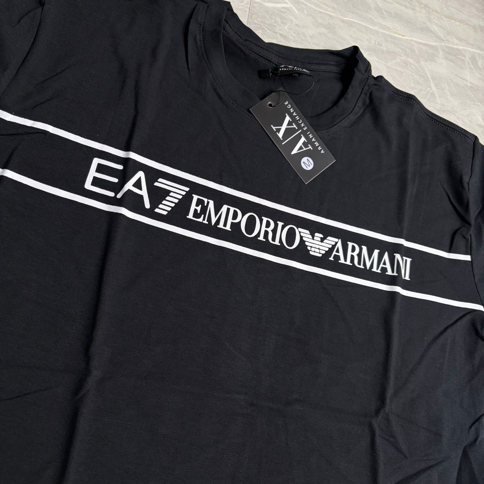 Camiseta Grife Emporio Armani EA7 Range Preto com Branco