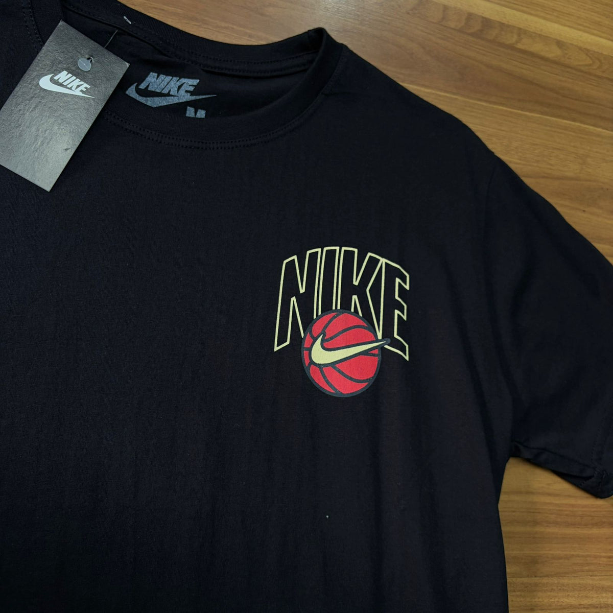 Camiseta Grife Nike Hoops Preta Flower