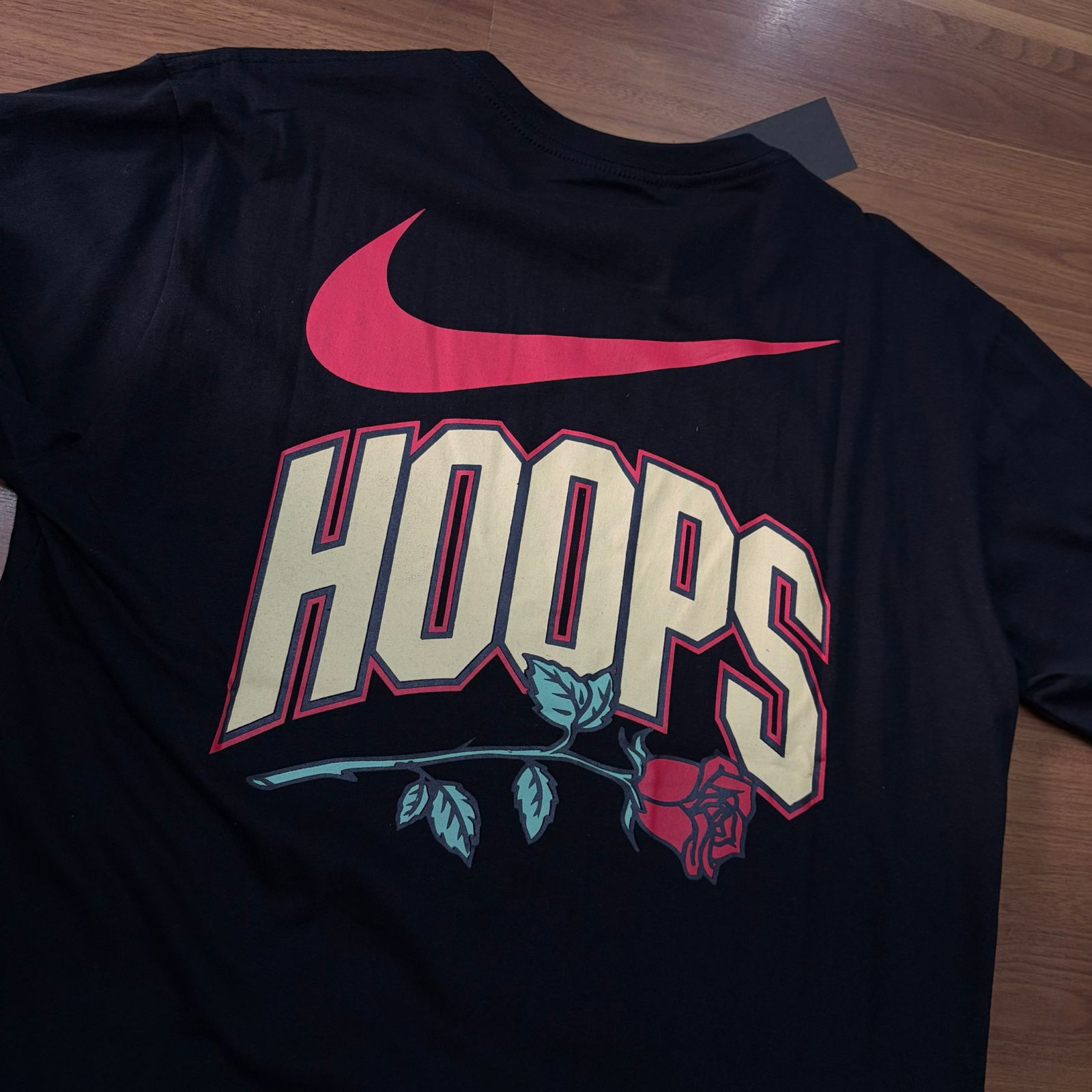 Camiseta Grife Nike Hoops Preta Flower