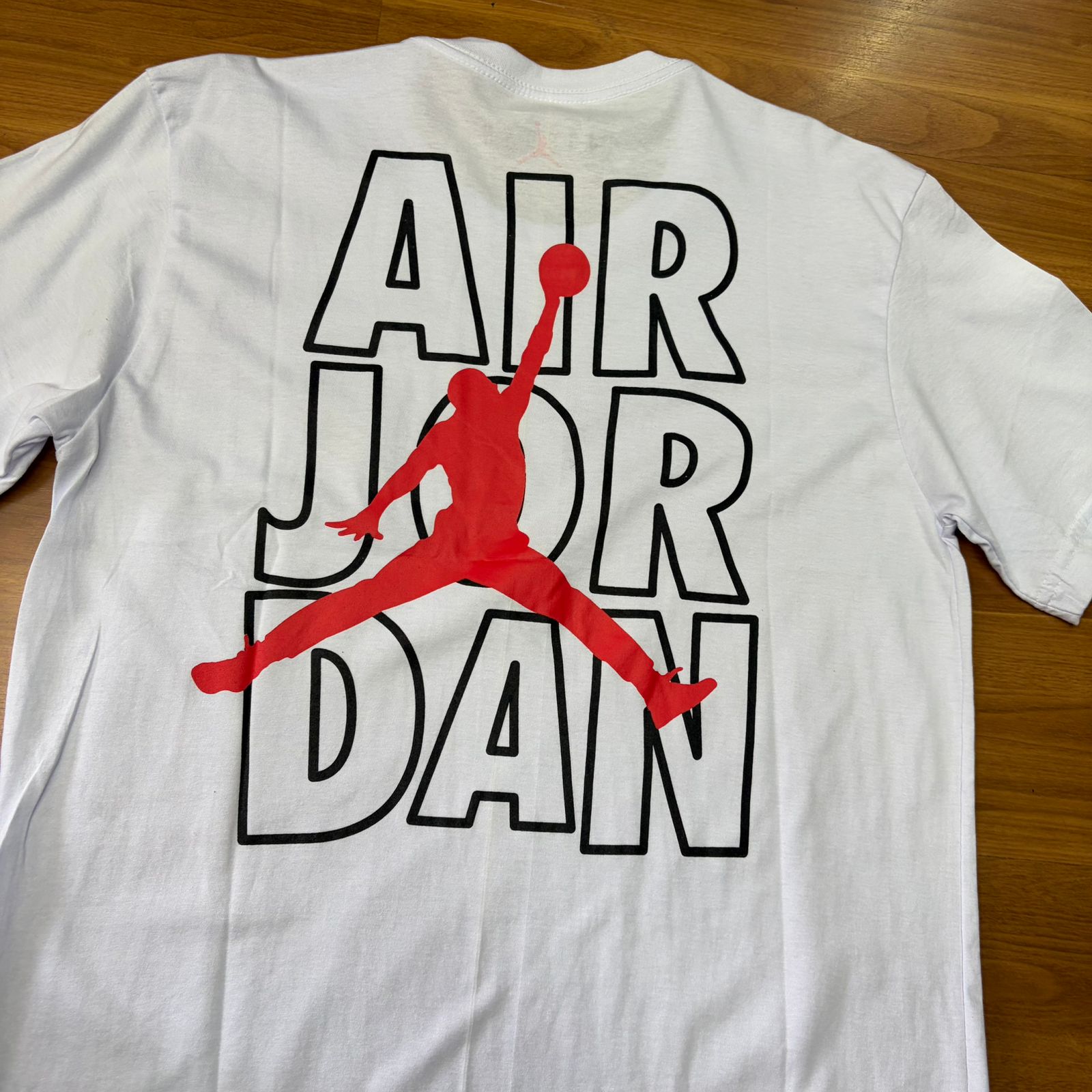 Camiseta Grife Air Jordan New Edition Branca Estampa Atrás