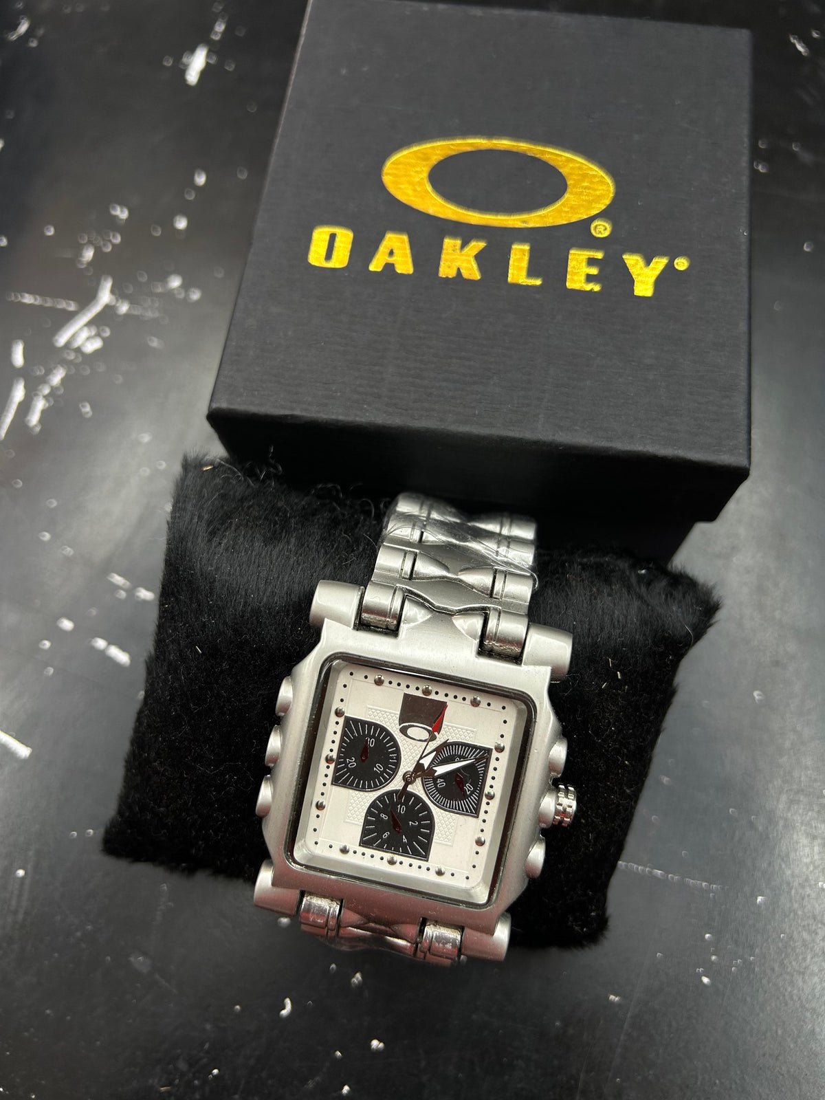 Relógio Oakley Time Tank Metal Visor Branco