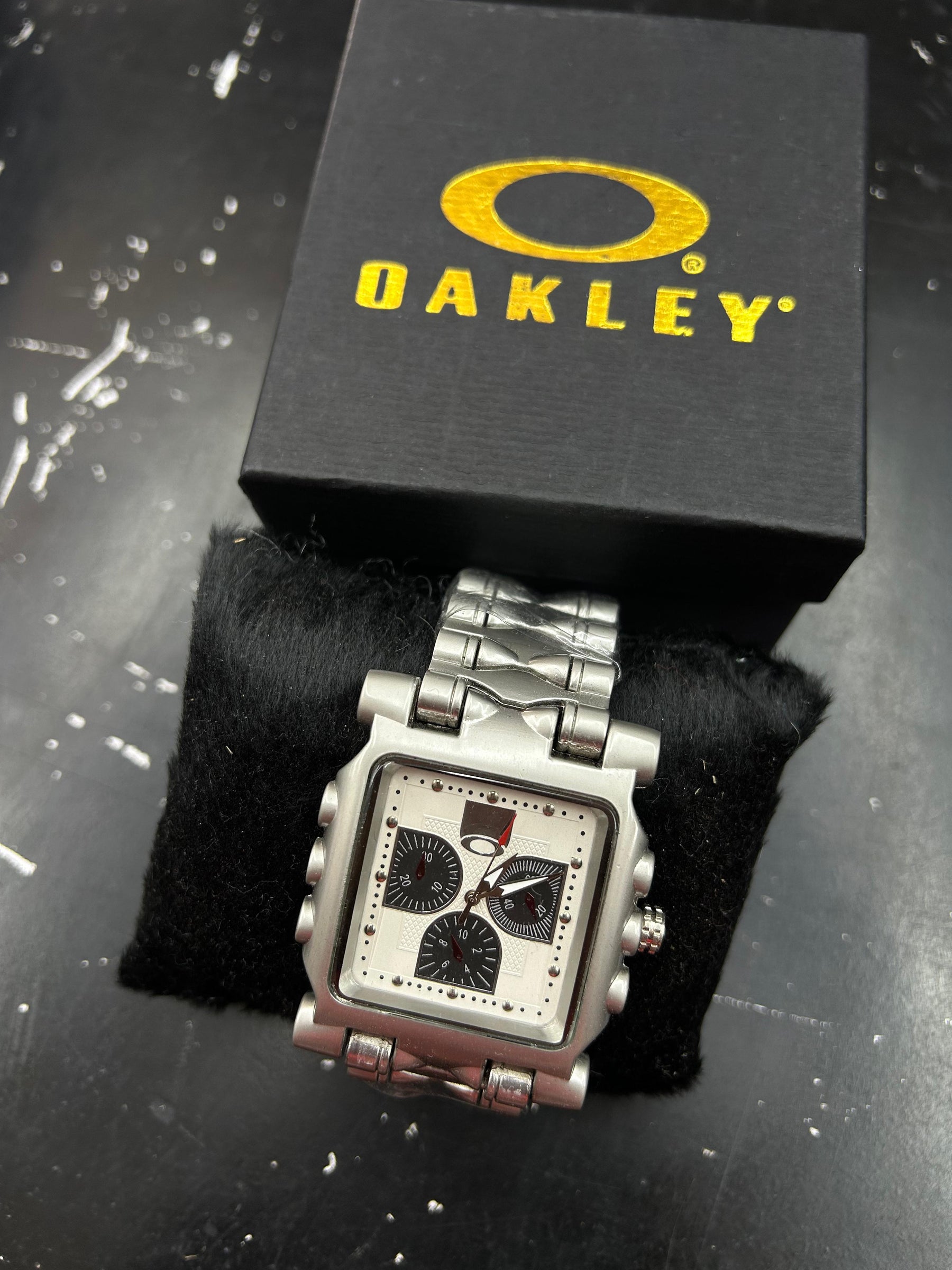 Relógio Oakley Time Tank Metal Visor Branco